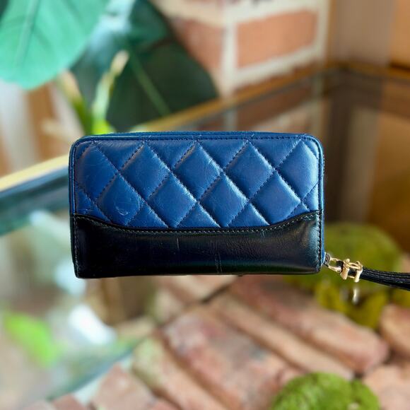 CHANEL Aged Calfskin Quilted Small Gabrielle Zip Around Wallet - Picture 1 of 9